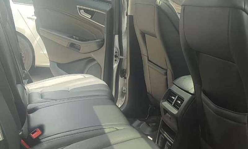 Ford Edge Titanium 2...