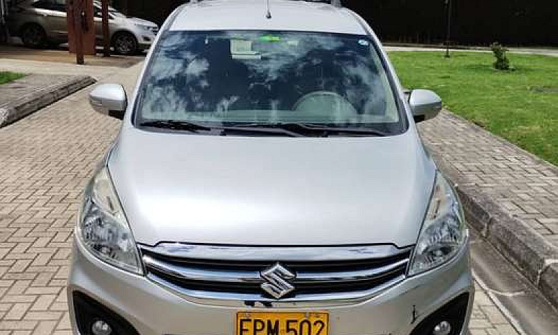 Vendo Suzuki Ertiga...