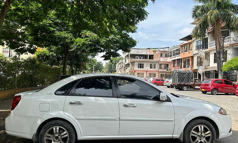 Vendo Chevrolet Optr...