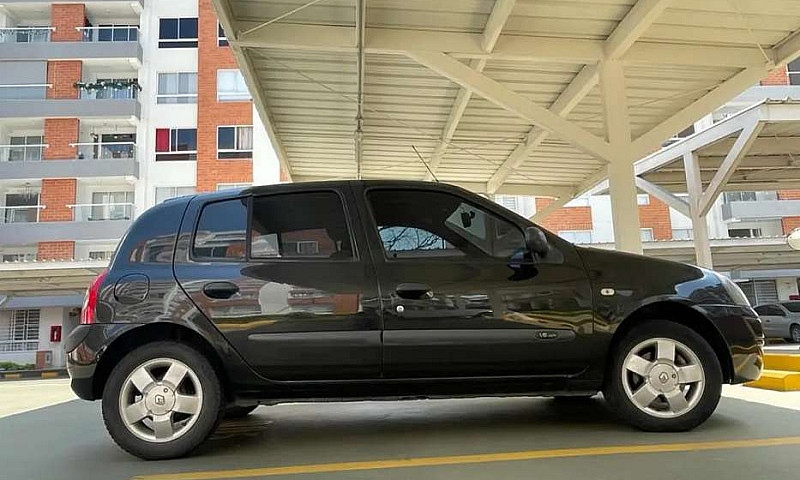 Renault Clio 2010...