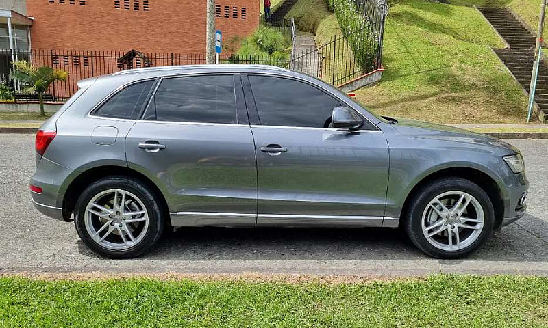 Audi Q5 3.0 T Gasoli...