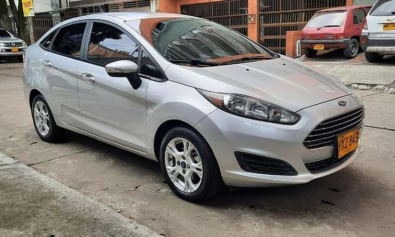 Ford Fiesta Modelo 2...