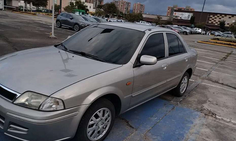 Vendo Ford Laser Exc...
