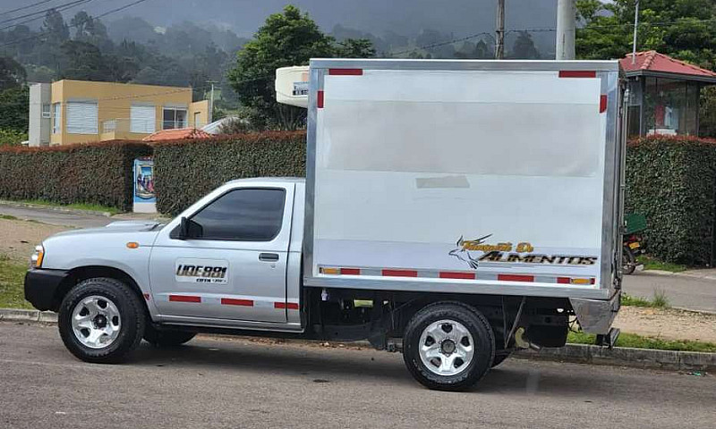 Vendo Nissan Frontie...