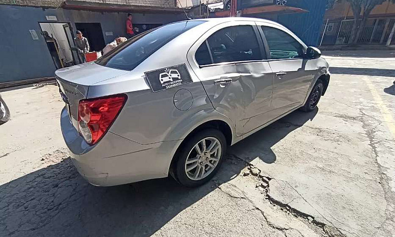 Chevrolet Sonic 2013...