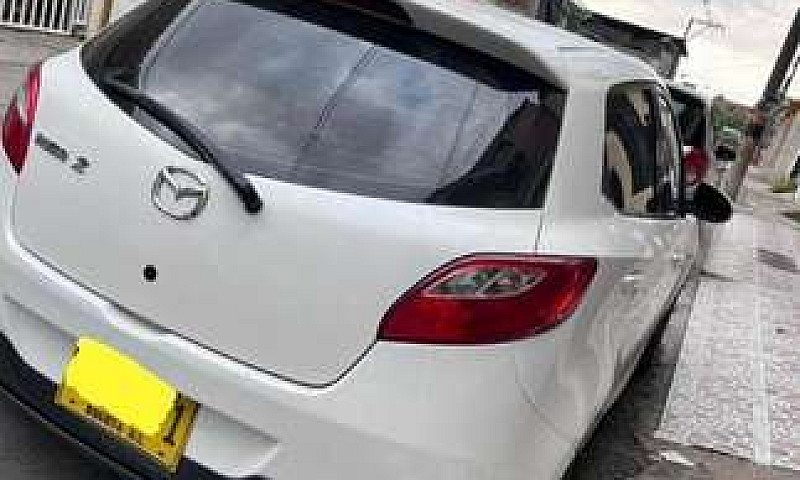 Mazda 2 Full Equiipo...