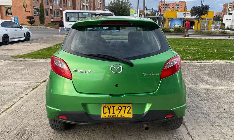 Mazda 2  Modelo 2008...