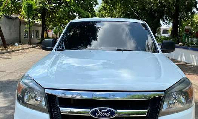 Vendo Ford Ranger 4X...