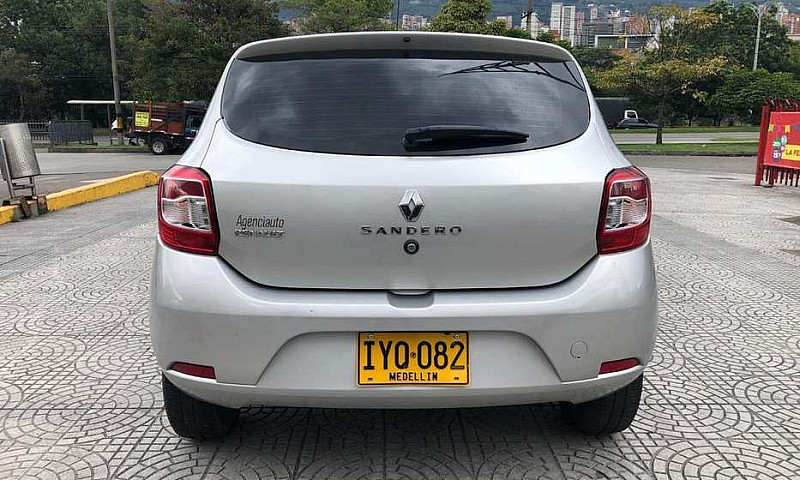 Renault Sandero Dyna...