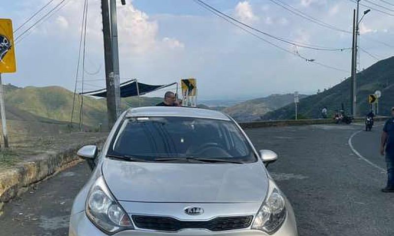 Vendo Hermoso Kia Ri...