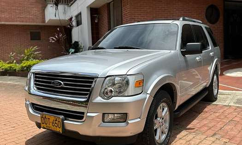 Ford Explorer Xlt 4X...