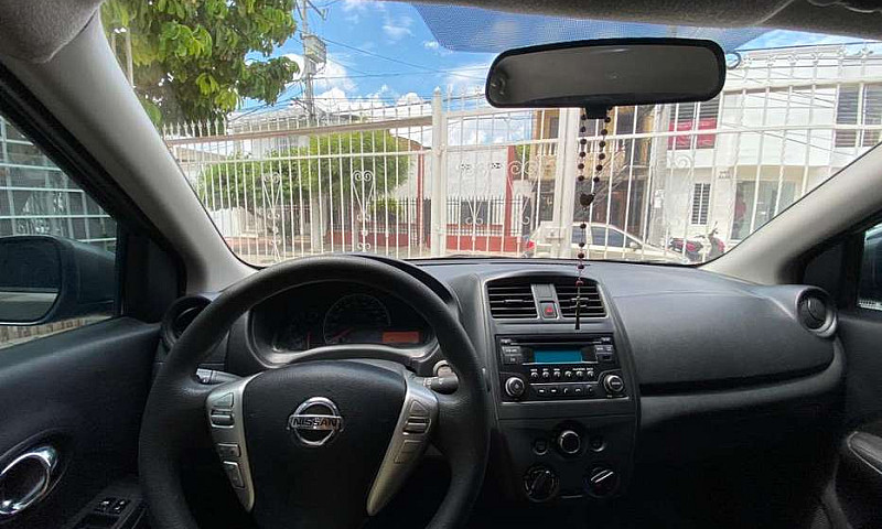 Nissan Versa Modelo ...