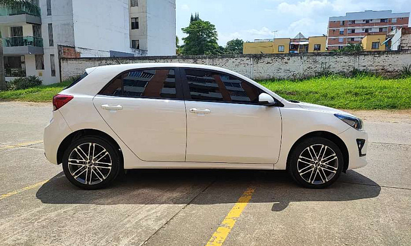 Kia Rio Vibrant 2022...