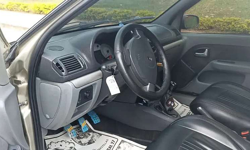 Vendo Hermoso Clio 2...