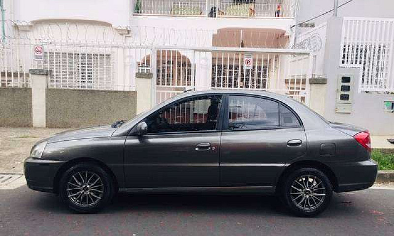 Vehículo Kia Rio Sty...
