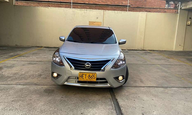 Nissan Versa 1.6 At ...