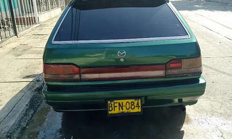 Hermoso Mazda 323...