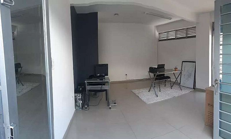 Se Arrienda Oficina...