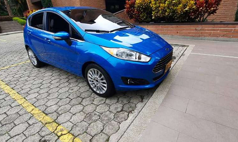 Ford Fiesta Titanium...