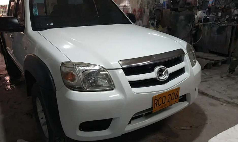 Vendo Camioneta Mazd...