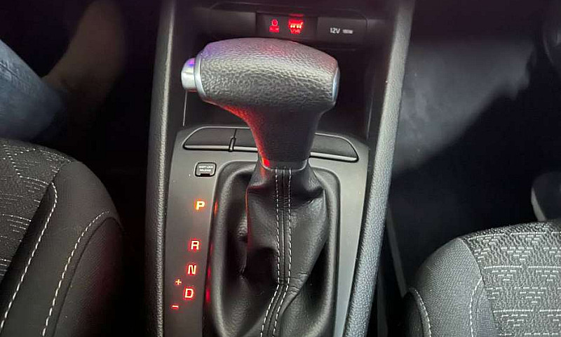 Kia Rio Hb At 1.4...