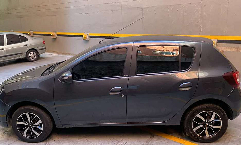 Renault Sandero Auto...