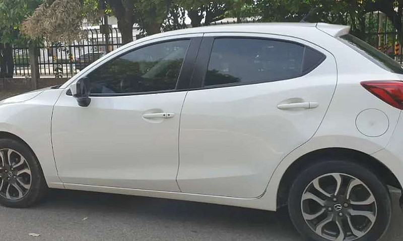 Mazda 2 Grand Tourin...