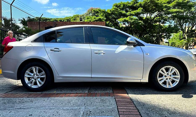 Vendo Chevrolet Cruz...