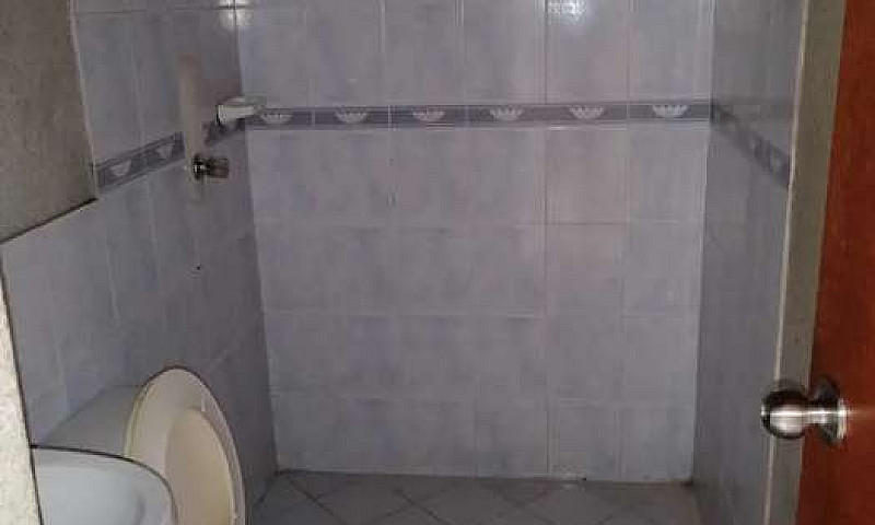 Se Arrienda Casa...