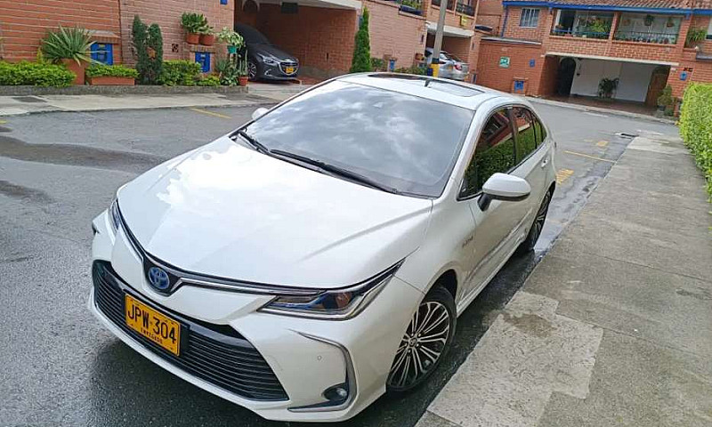 Vendo Toyota Corolla...