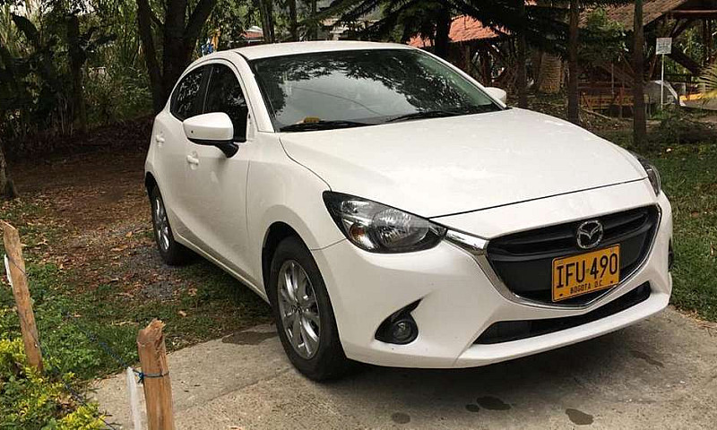 Mazda 2 Touring Meca...