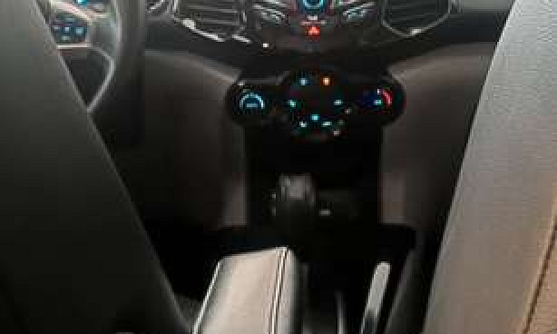 Ford Ecosport Titani...