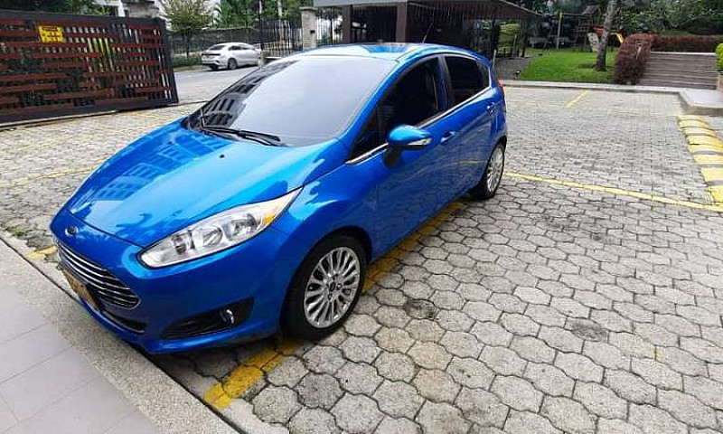 Ford Fiesta Titanium...