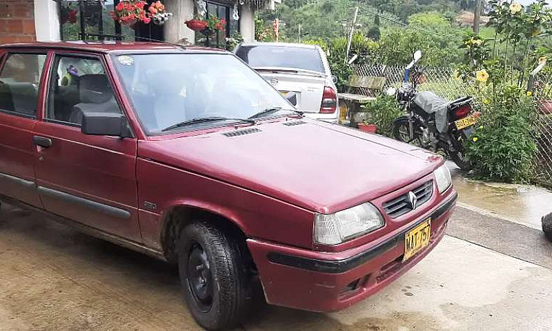 Vendo Renault 9...