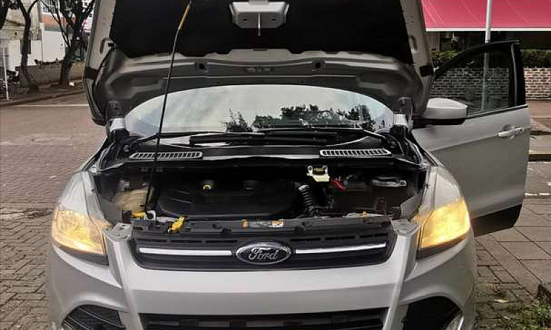 Hermosa Ford Escape ...