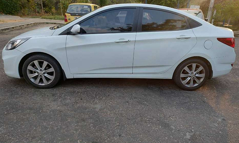 Hyundai Accent I25 M...