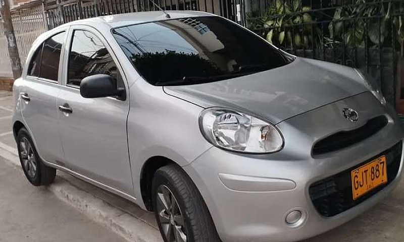 Vendo Nissan March A...