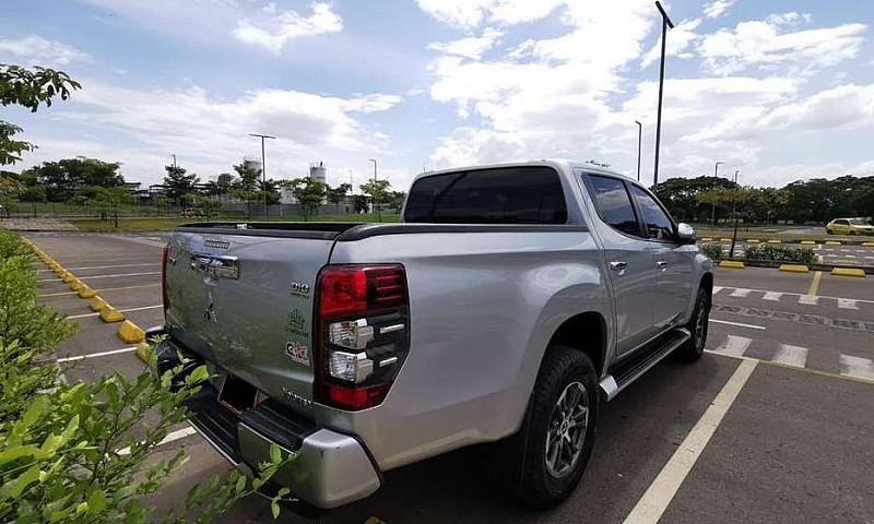 Mitsubishi L200 Trit...