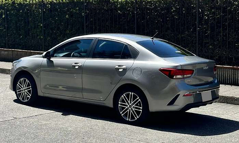 Kia Rio Vibrant 2023...
