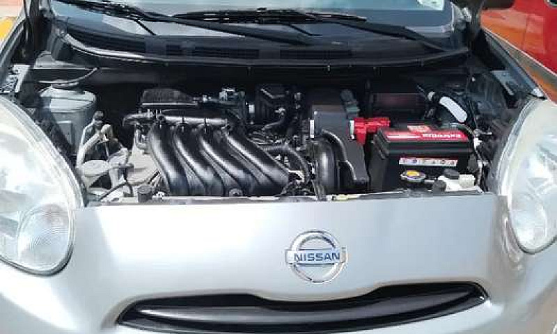 Vendo Nissan March 2...