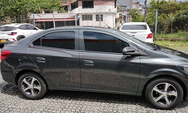 Vendo Automóvil Chev...