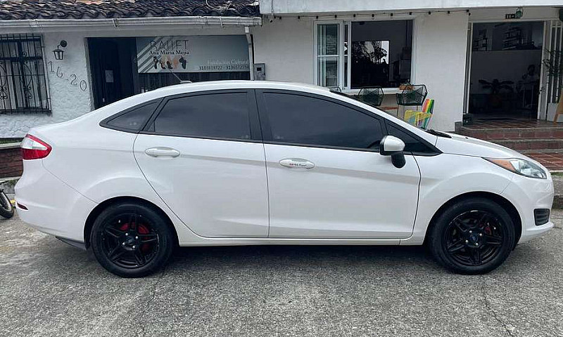 Vendo Ford Fiesta Mo...