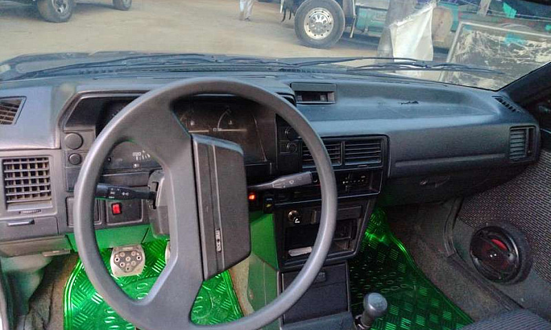 Mazda 323 Coupe Seri...