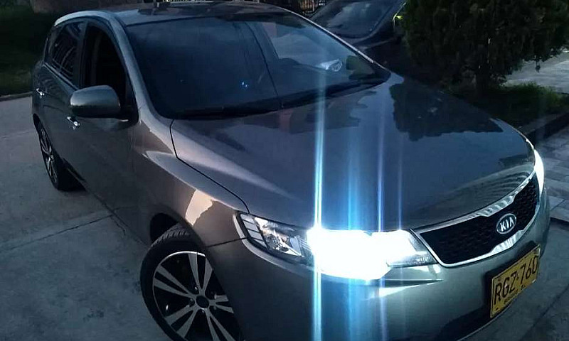 Hermoso Kia Cerato F...