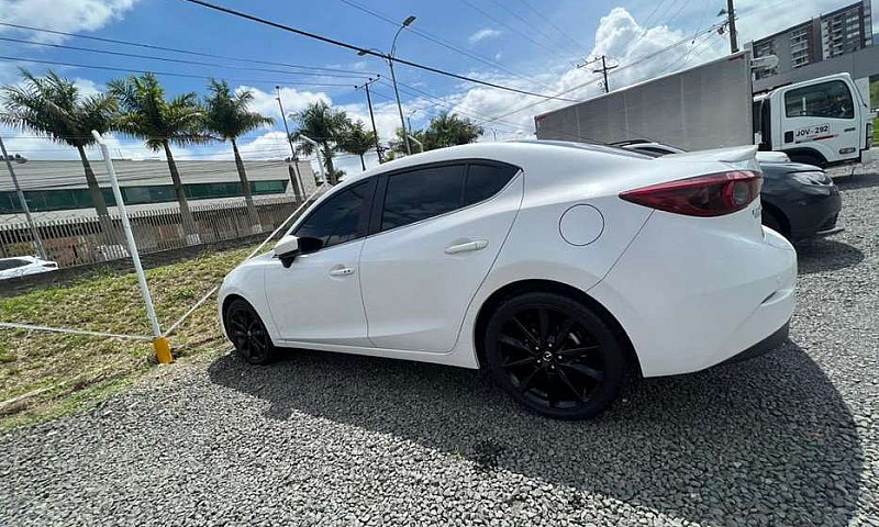 Se Vende Mazda 3...