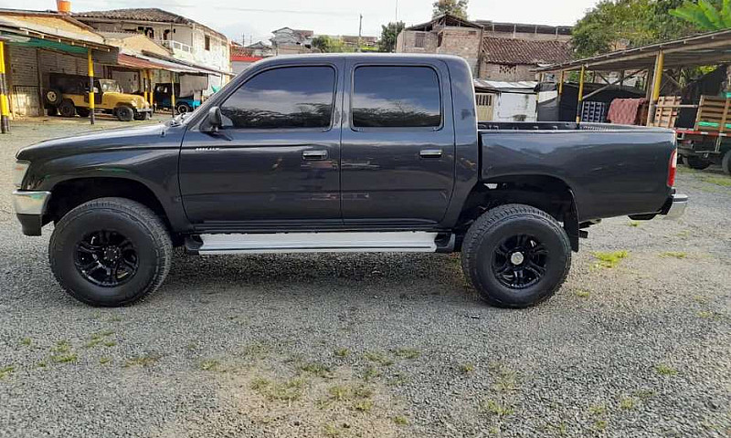 Se Vende Toyota Hilu...