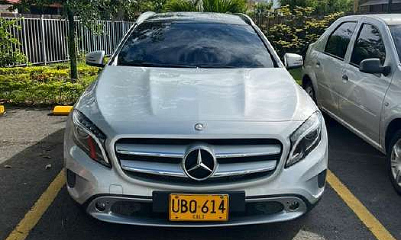 Camioneta Mercedes B...