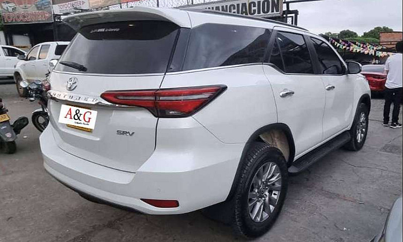 Toyota Fortuner Srv ...