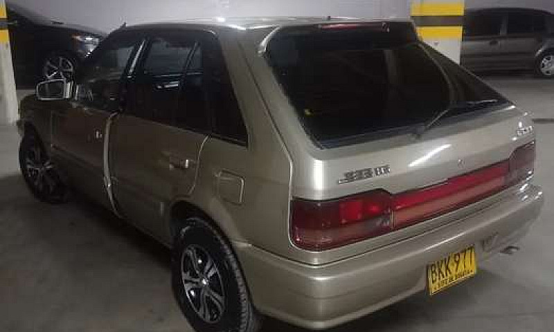 Vendo Mazda 323 Exel...