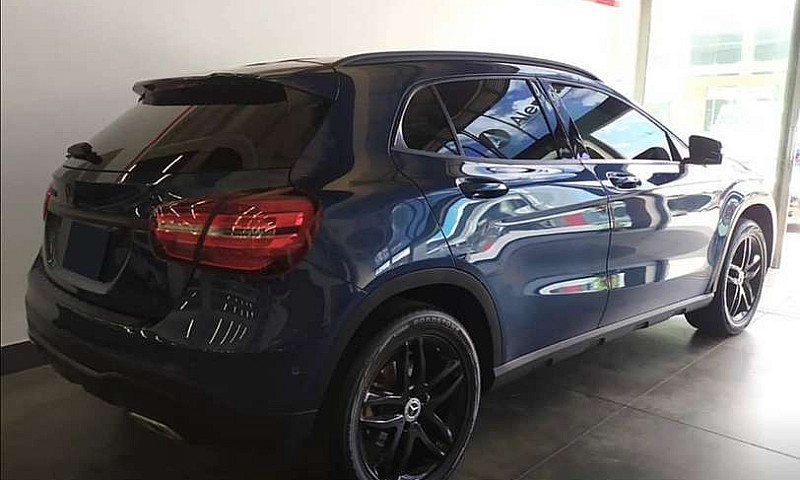 Mercedes Benz Gla200...